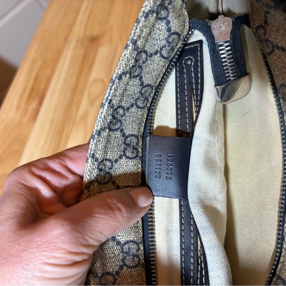 Gucci Beige and Navy Crossbody Bag - Picture 7 of 10